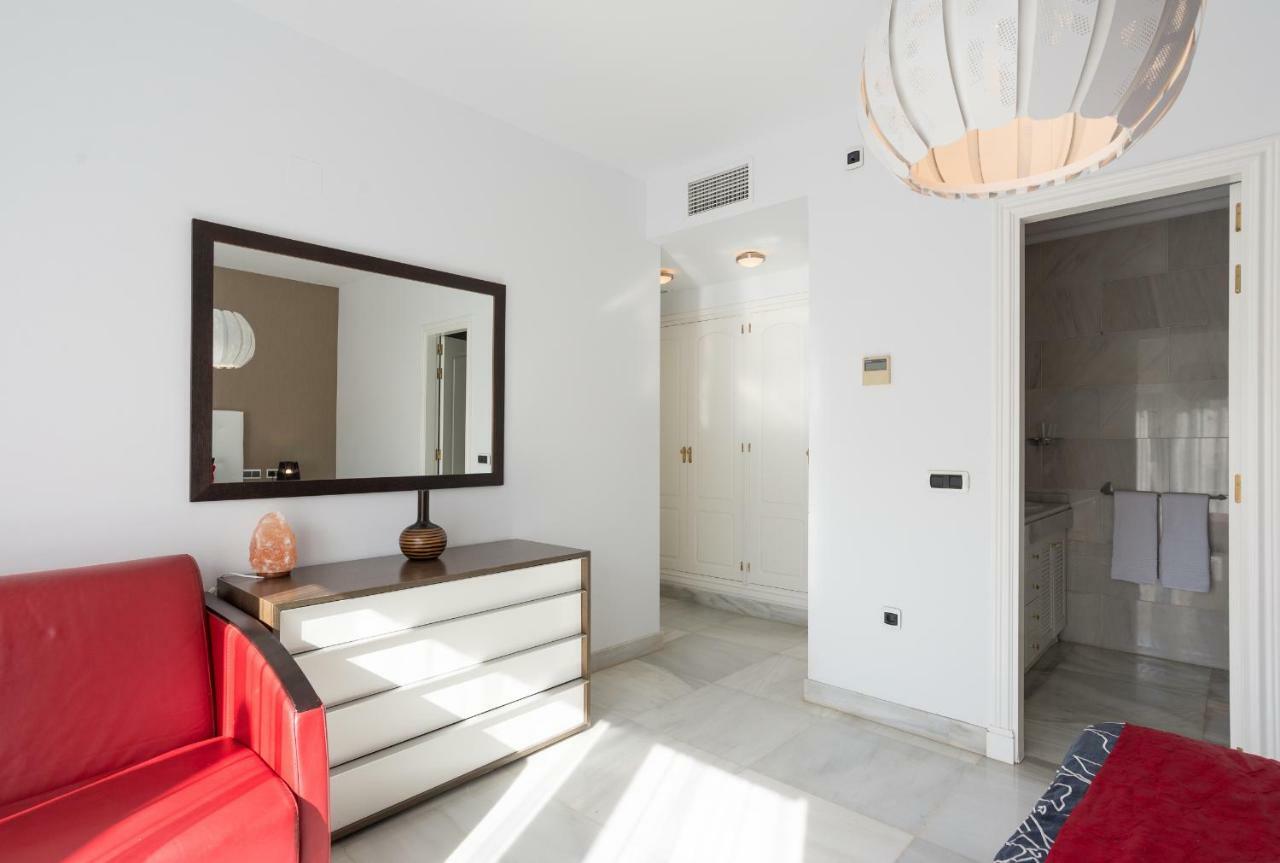 Luxury Duplex- 7 Minutes From The Beach Торремолінос Екстер'єр фото