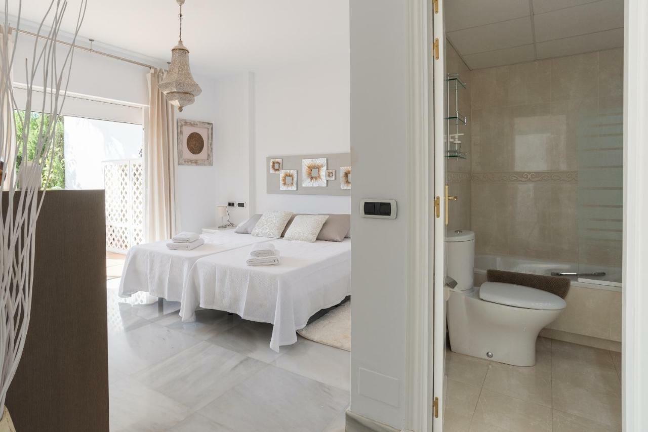 Luxury Duplex- 7 Minutes From The Beach Торремолінос Екстер'єр фото