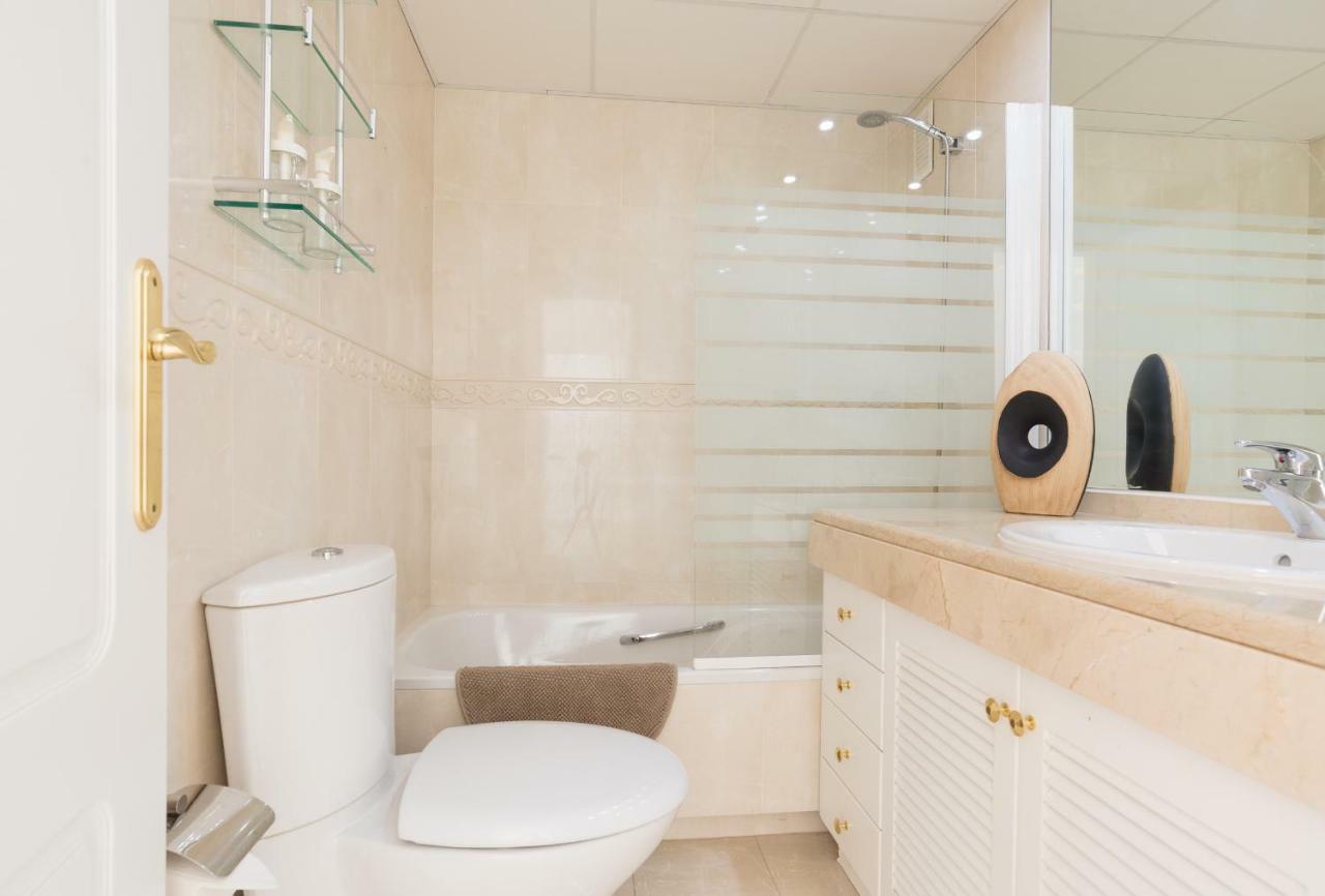 Luxury Duplex- 7 Minutes From The Beach Торремолінос Екстер'єр фото