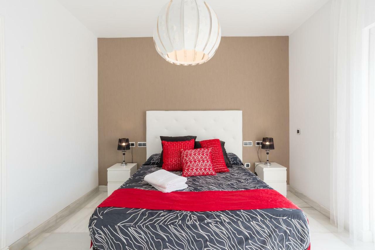 Luxury Duplex- 7 Minutes From The Beach Торремолінос Екстер'єр фото